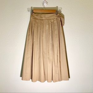 VINTAGE look . A-line Skirt with Pleats. LIKE NEW